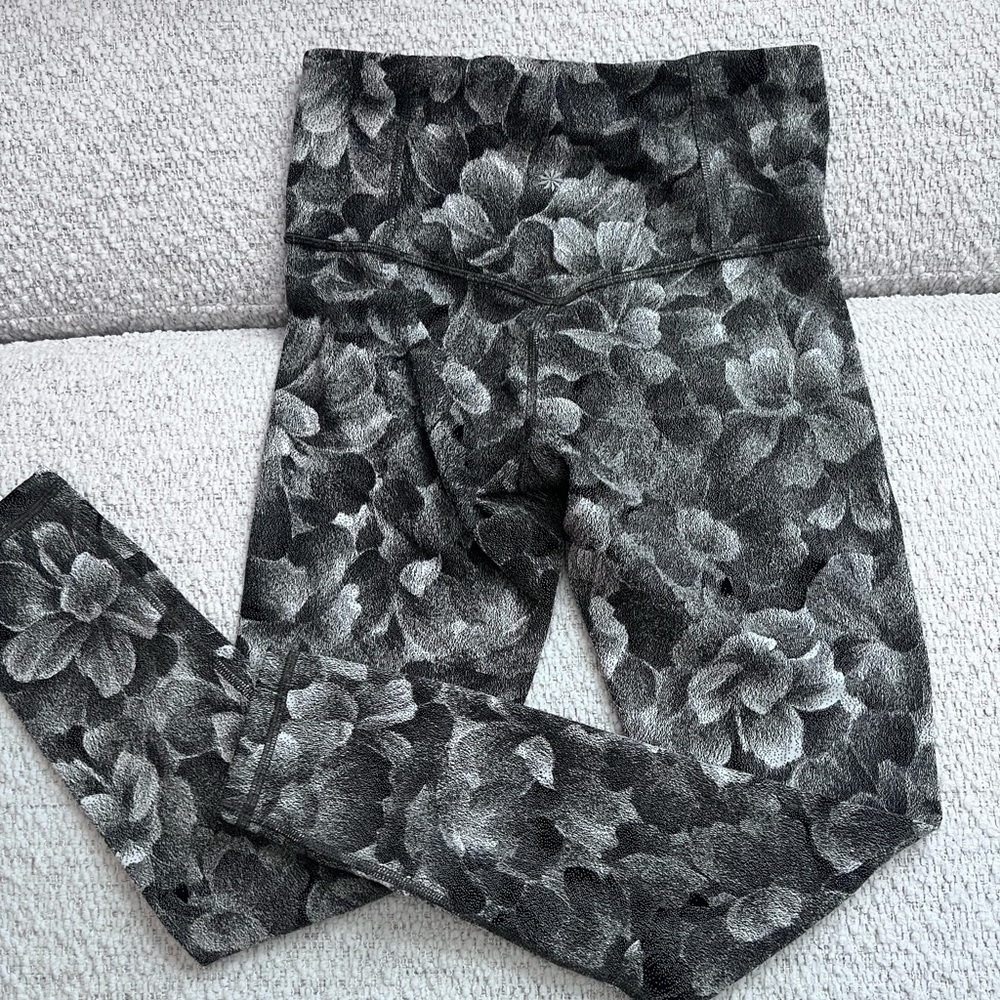 Athleta Women’s Leggings in Black and Gray Floral